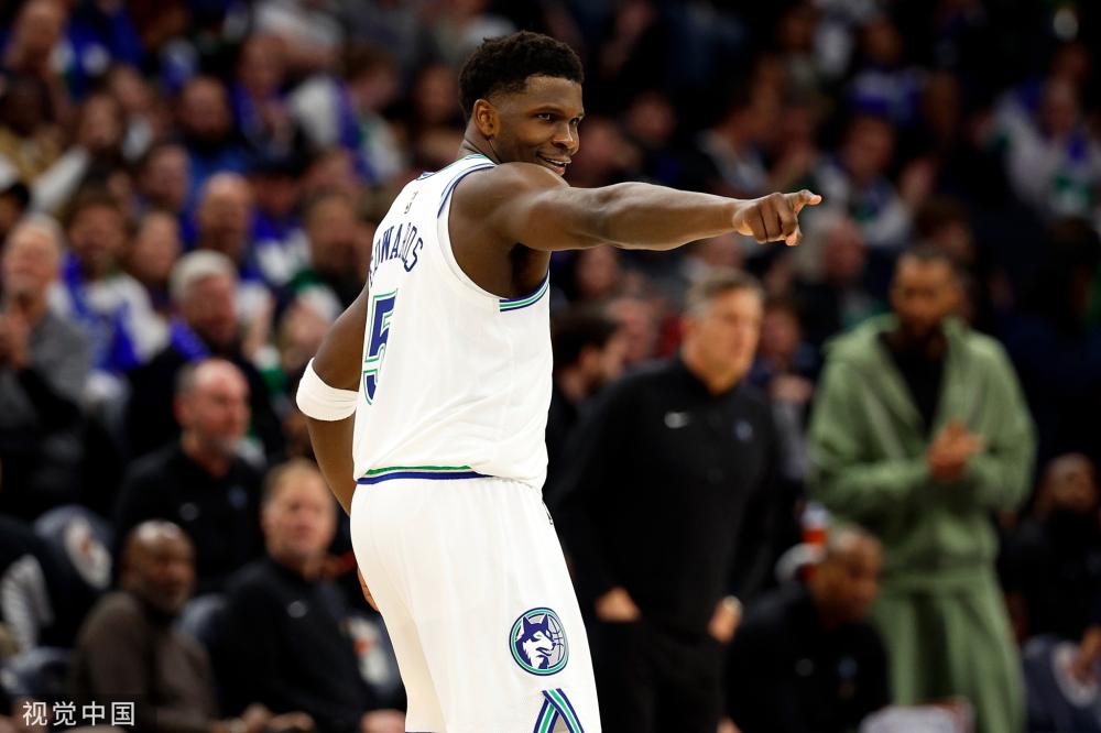 使女队在本 使女队在本